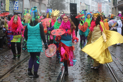 Die Sambatanzgruppe minha dança beim Bremer Karneval 2015