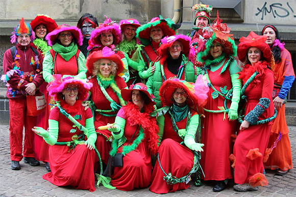 Gruppenfoto "Wunder Welten",  Sambakarneval Bremen 2017